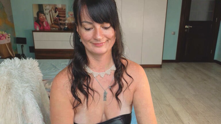 IraCherryNow's Streamate show and profile