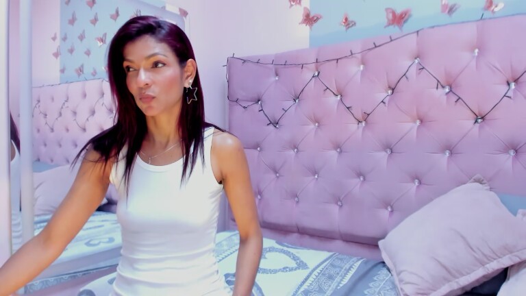 Hannapetit29's Streamate show and profile