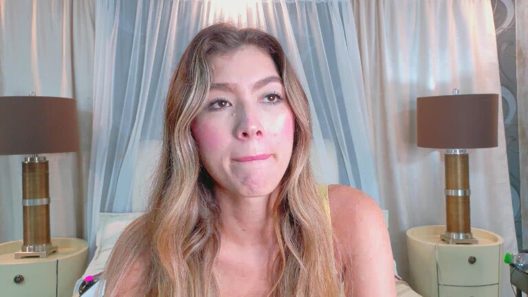 LauraFord's Streamate show and profile