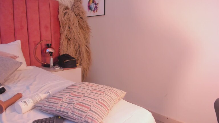 Ginebra_Belucci's Streamate show and profile