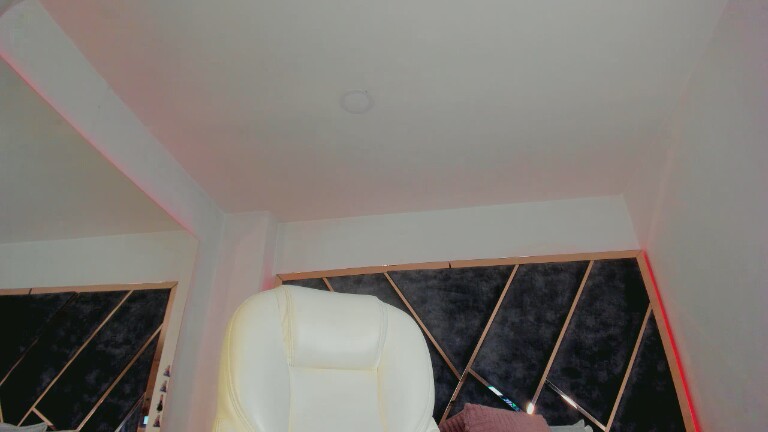 SusanaHenao's Streamate show and profile