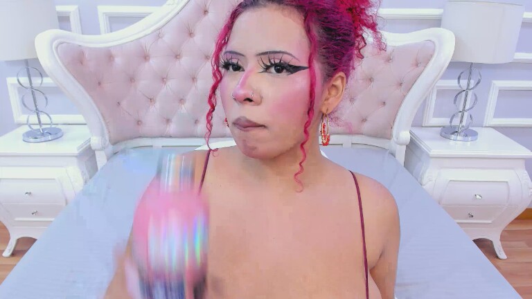 IdunBrunette's Streamate show and profile