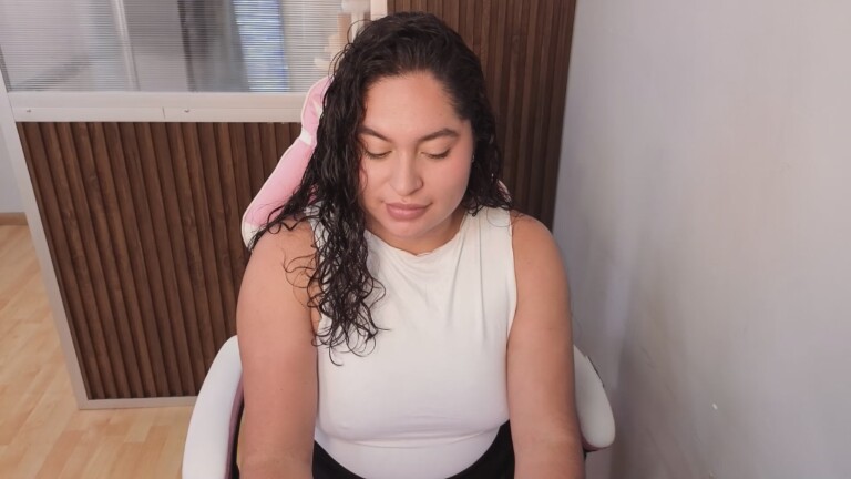 SharaThomas's Streamate show and profile