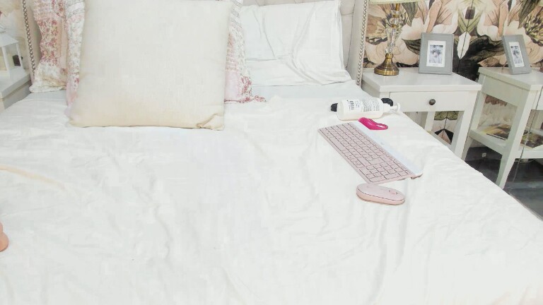 AlyciaParks's Streamate show and profile