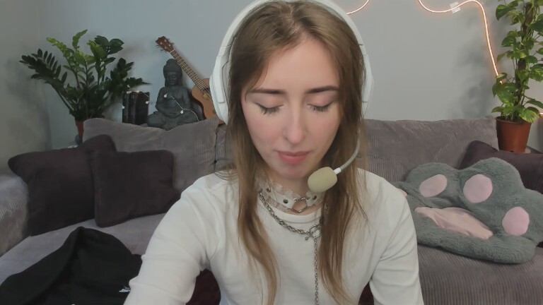 She_Tora's Streamate show and profile