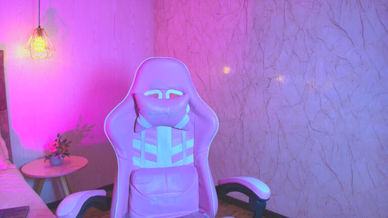 AilynnBynn's Streamate show and profile