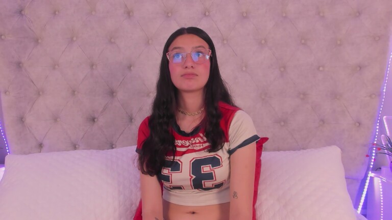 dafne_bss's Streamate show and profile