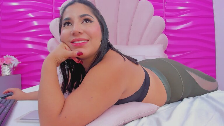 SophieLanne's Streamate show and profile