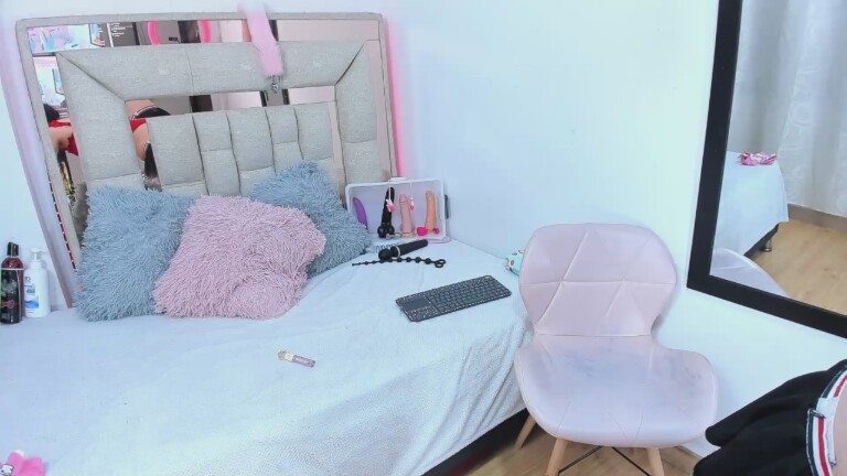 minntviolet's Streamate show and profile