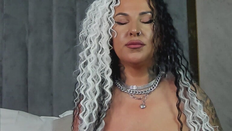 sierra_quinn's Streamate show and profile