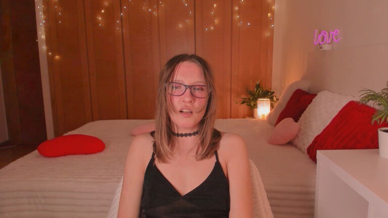 EmilyJune's Streamate show and profile