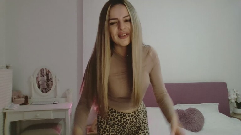 EMYILIA's Streamate show and profile