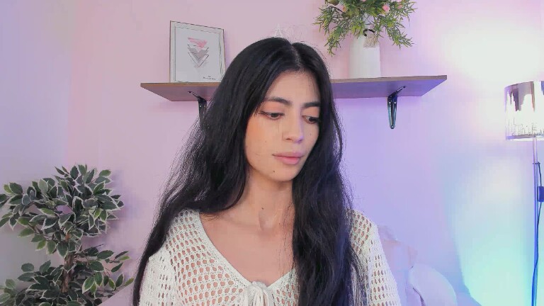 SaraFernandez's Streamate show and profile