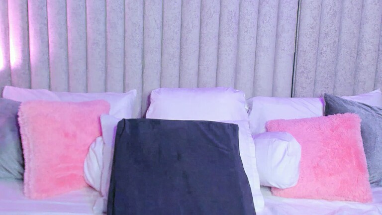 SamiLewis's Streamate show and profile