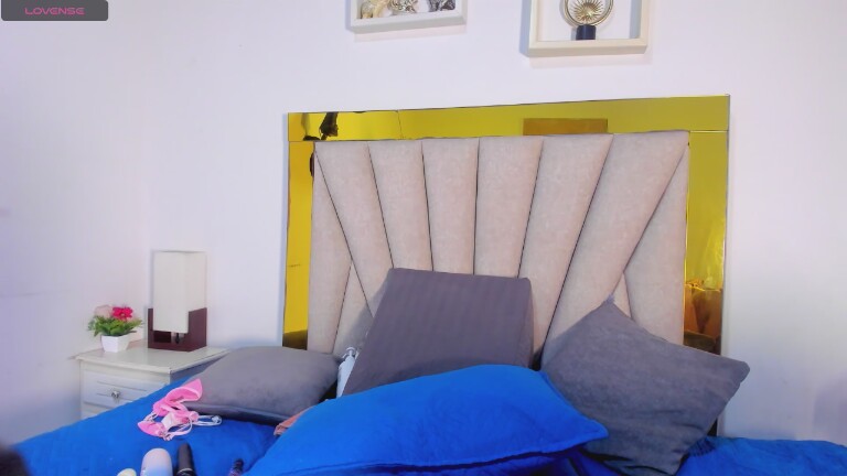 vahiolet_fuentes's Streamate show and profile